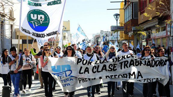Gobierno ofreció ahora un 22% de aumento a los docentes