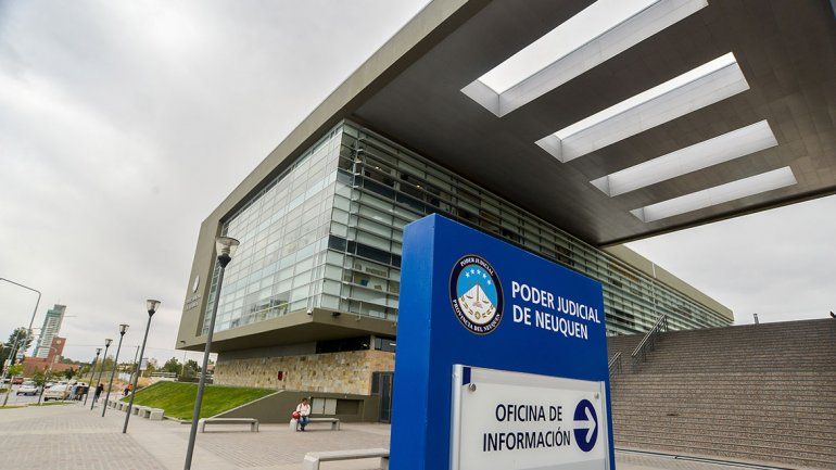 Violó de los 9 a los 13 años a la hija de su ex en Centenario