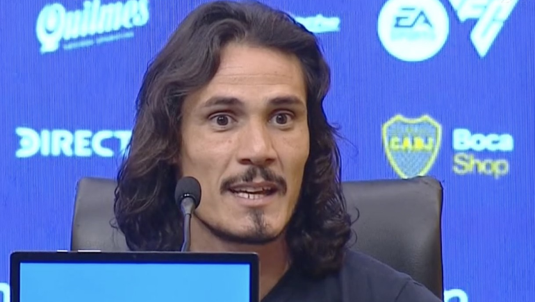Cavani hablando en la conferencia de prensa de este lunes. 