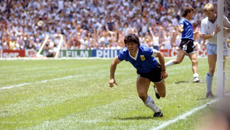 Subastarán la camiseta que usó Maradona ante Inglaterra en México 86