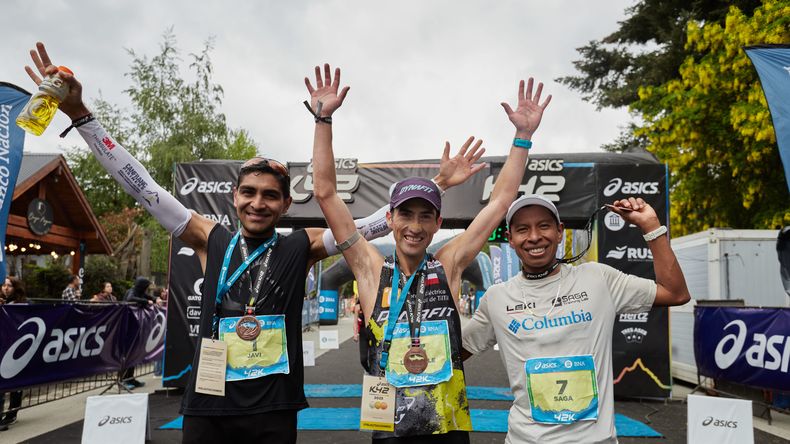 Asics K42 volvió a ser un éxito. | LMCipolletti.com Asics K42 volvió a ser un éxito.