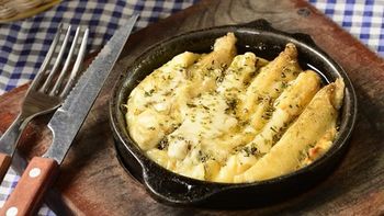 Provoleta a la parrilla como la del bodegón: los 4 trucos de los expertos | LMCipolletti.com Provoleta a la parrilla como la del bodegón: los 4 trucos de los expertos