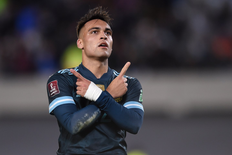 Triunfazo de Argentina: el cabezazo de Lautaro, el penal de Dibu y el travesaño