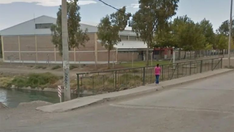 Misterio en Allen: encontraron a un joven herido de bala debajo de un puente