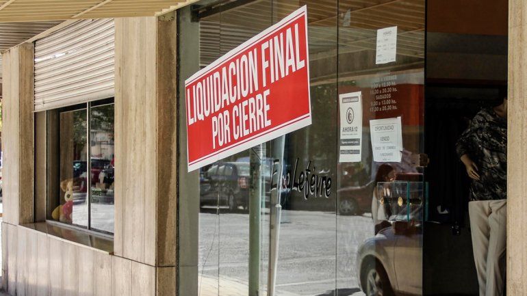 El comercio no logra repuntar en la ciudad y los negocios cierran sus puertas