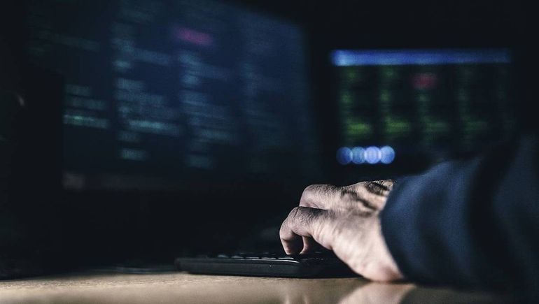 No soy mala persona...: tenía prohibición de contacto pero hostigaba a su expareja por internet