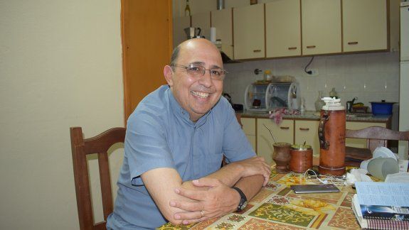 El cura que canta
