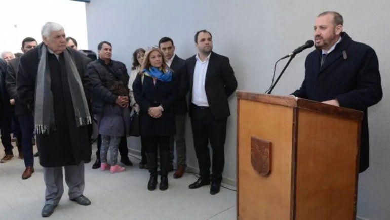 Denuncian que funcionarios se colaron en la vacunación contra el Covid