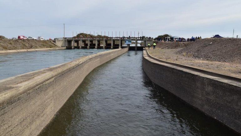 El canal de riego tendrá agua hasta fin de mes
