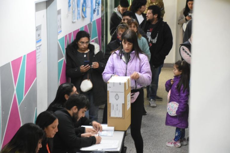 PASO 2023: a tres horas del cierre de mesas, ya votó casi la mitad del padrón nacional