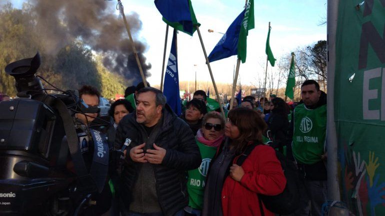 Gremios y organizaciones levantaron el corte en el acceso a uno de los puentes carreteros