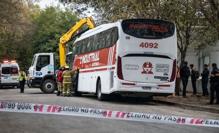 La tragedia se registró este lunes durante la mañana en el centro de la ciudad. Foto: Gentileza (Radio Ciudad Catriel).
