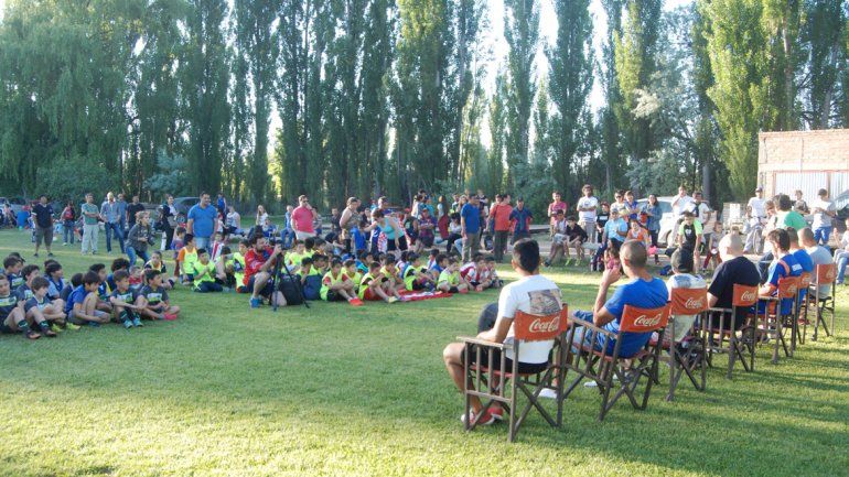    El CIF y Los Humildes estuvieron en la charla con Mellado