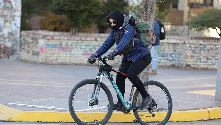 Ola polar: cuántos grados bajo cero podrían hacer este lunes y qué pasa con las clases