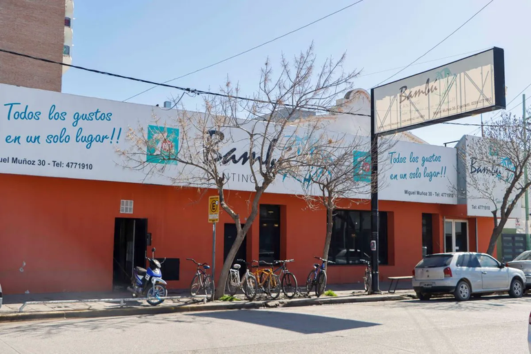 El frente del tenedor libre cipoleño clausurado.