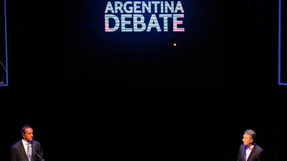 Mauricio Macri y Daniel Scioli debatieron en la Facultad de Derecho de la Universidad de Buenos Aires