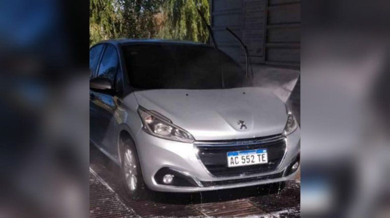 Vendieron su auto para ayudar a una cuñada con cáncer y los estafaron