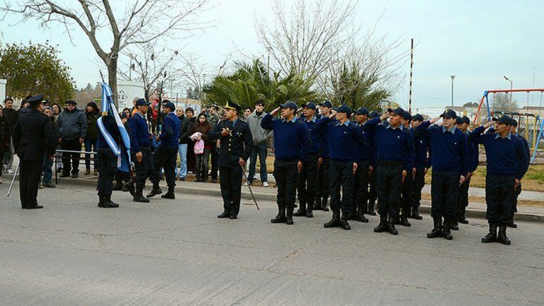 Cadetes de la Policía juran a la Bandera