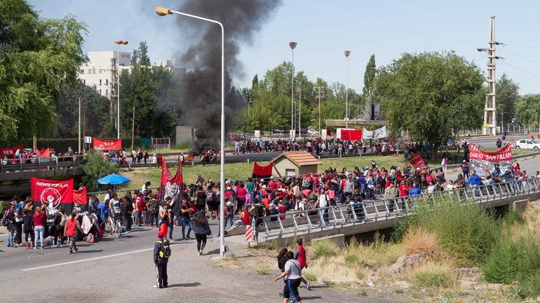 Piquete de movimientos sociales contra el ajuste
