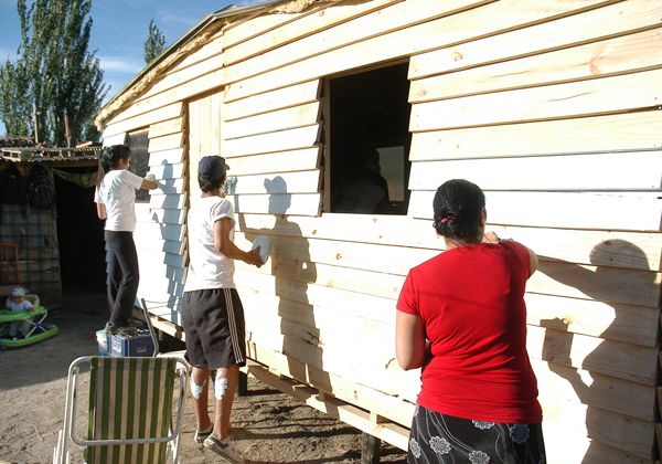 Techo construyó casas en 2 de Agosto