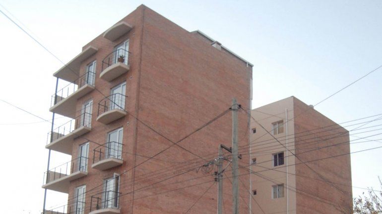Las cloacas no dan más. Analizan prohibir la construcción de nuevos edificios.