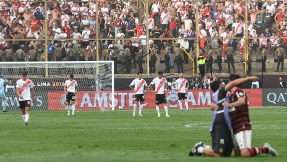 Flamengo campeón: le ganó a River 2-1 sobre la hora 