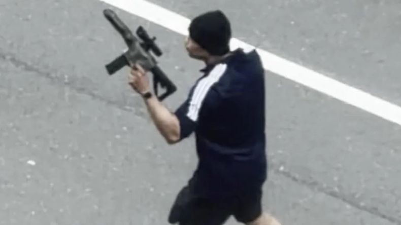 Había sido condenado por atacar policías y ahora protagonizó otro brutal tiroteo en Estados Unidos