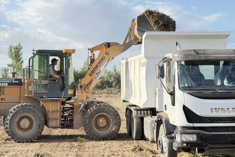 La Municipalidad de Fernández Oro ya comenzó con el desmalezamiento de terrenos.&nbsp;