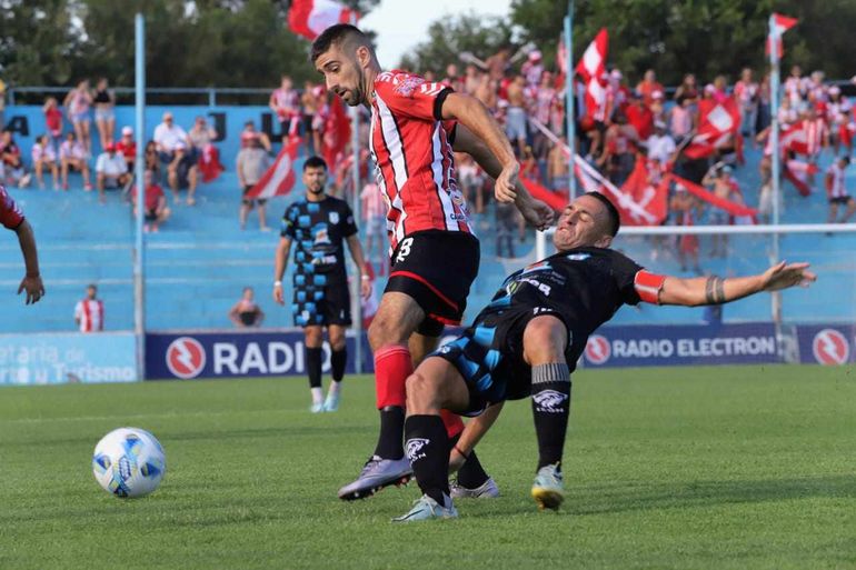 Colón de San Justo le gana por la mínima a Deportivo Rincón. Fotos: gentileza Fabián Ceballos 