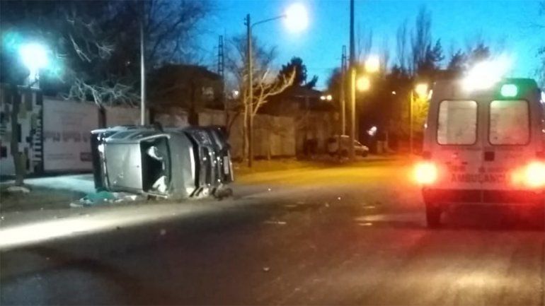 Un adolescente de 17 años murió en un vuelco en Neuquén