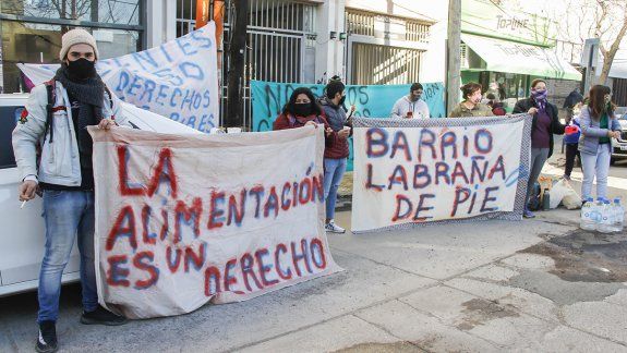Vecinos del Labraña se manifestaron frente al Municipio
