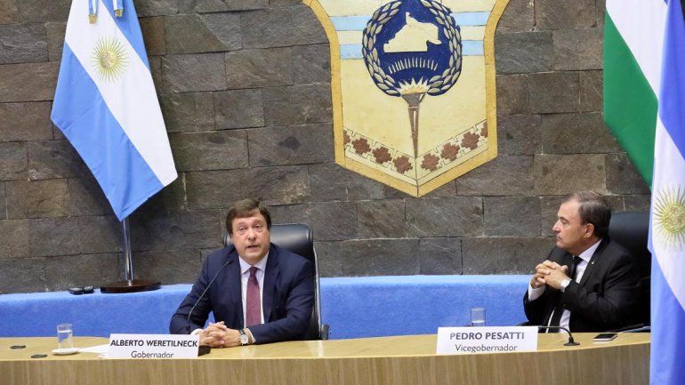 En la Legislatura, el gobernador defendió la Nueva Escuela Secundaria