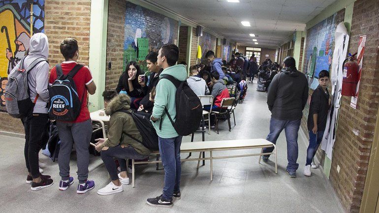 Protestaron en la ESRN 15 por problemas edilicios