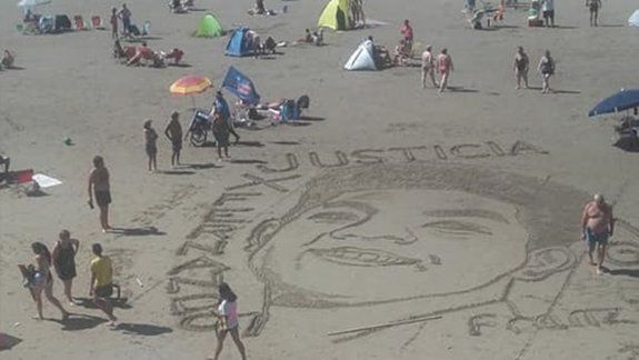 Pidieron justicia por Fernando en las playas de Las Grutas
