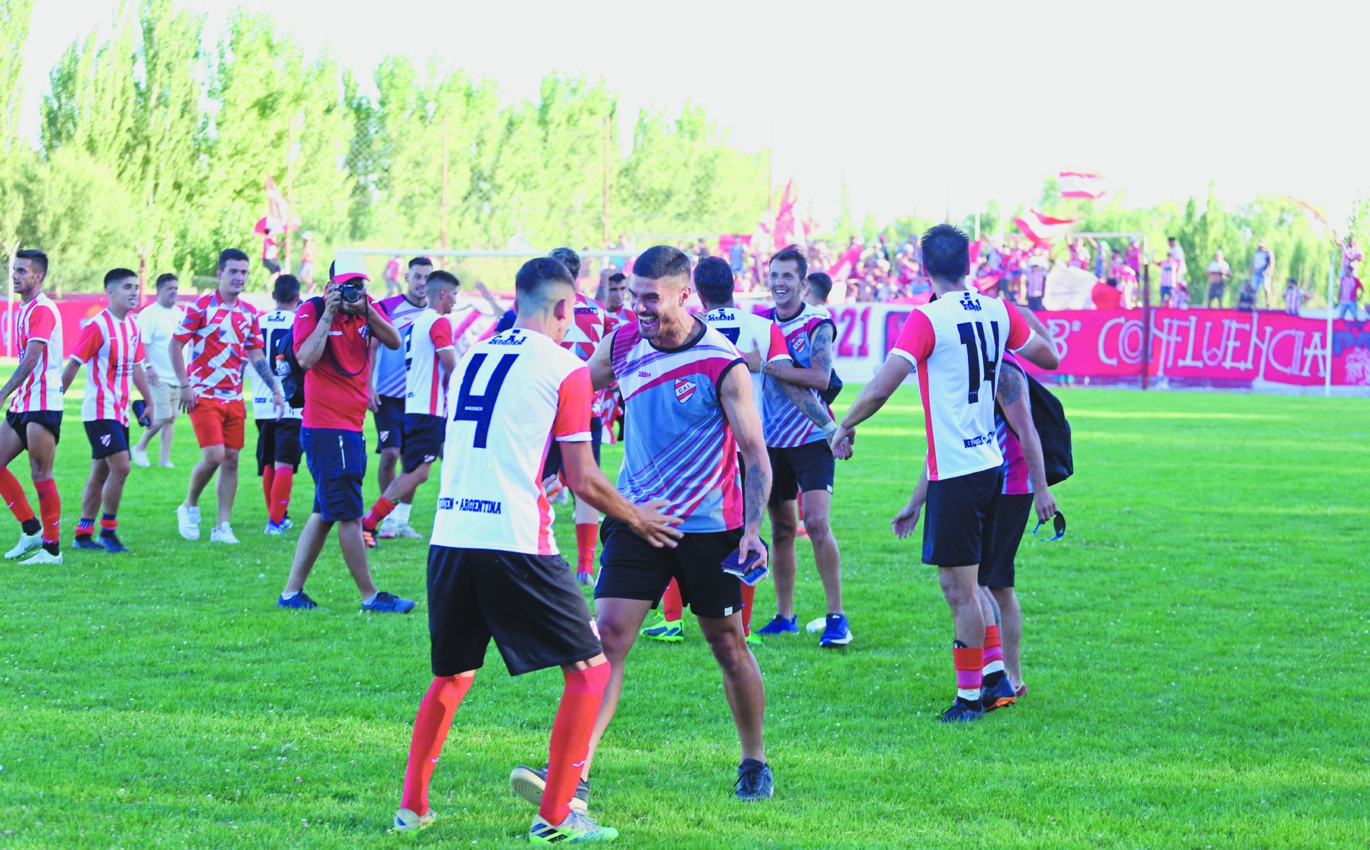 Independiente le ganó 2 a 0  a Centenario (4-0) en el global y está a dos playoffs de conseguir el ascenso.