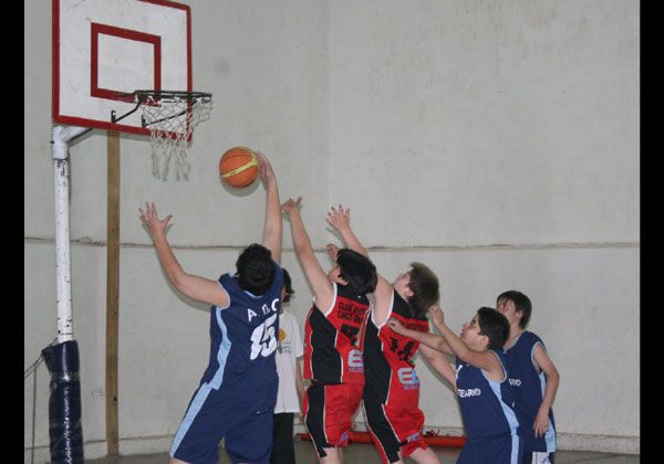 Encuentro de mini básquet en Corpofrut