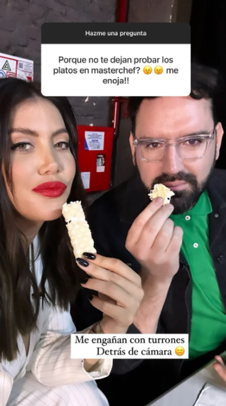 Wanda evita los platos de alta cocina de los participantes del reality y come turrones detrás de cámara junto a Damián Betular.