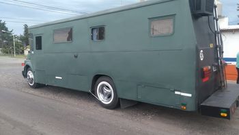 Secuestraron un camión y decomisaron un cargamento de leña.