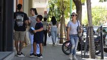 La comunidad de Cipolletti aprovecha hasta el 24 de diciembre para realizar las compras navideñas. La comunidad de Cipolletti aprovecha hasta el 24 de diciembre para realizar las compras navideñas.
