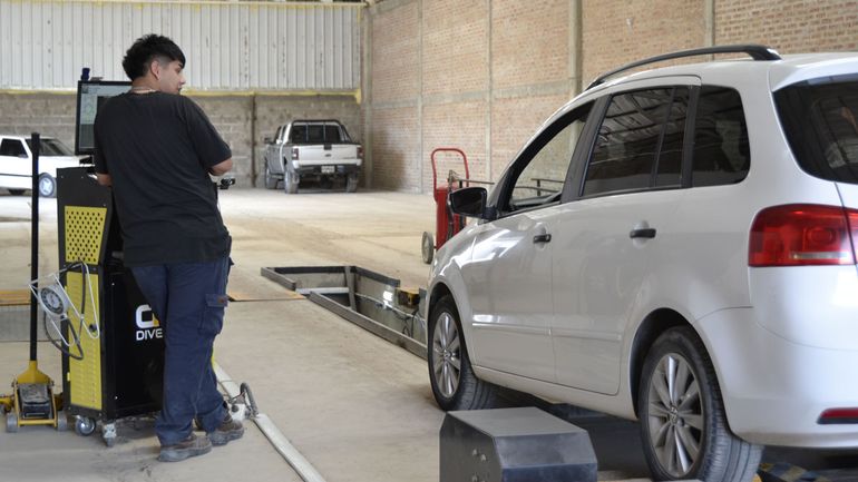 Cerraron dos plantas de RTO en el Alto Valle, quedando Cipolletti como la alternativa más próxima. Cerraron dos plantas de RTO en el Alto Valle, quedando Cipolletti como la alternativa más próxima.