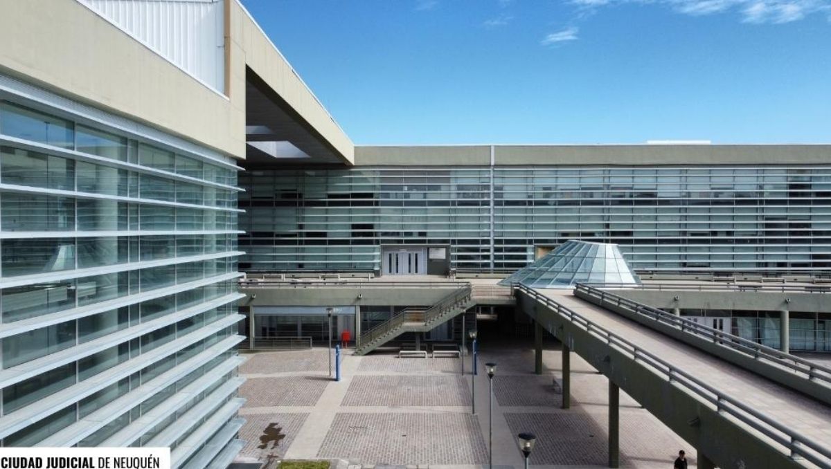 La audiencia donde se ordenó que se investigue la causa de abuso infantil se concretó el lunes.