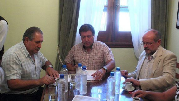 De la última reunión participaron el ministro de Gobierno Luis Di Giácomo, el gobernador Alberto Weretilneck y el titular de UPCN, Juan Carlos Scalesi.