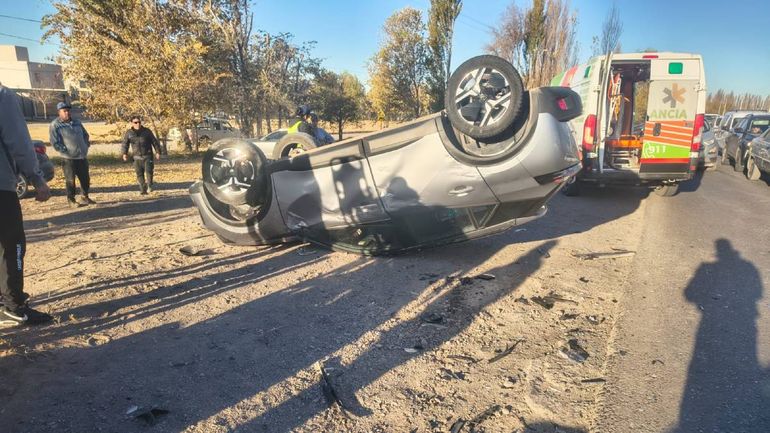 Impresionante choque frontal y demoras en la ruta 22: qué se sabe