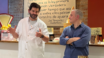 César Wilson Sagario y Mauricio Couly en la presentacion del libro Picada en Neuquén | LMCipolletti.com César Wilson Sagario y Mauricio Couly en la presentacion del libro Picada en Neuquén