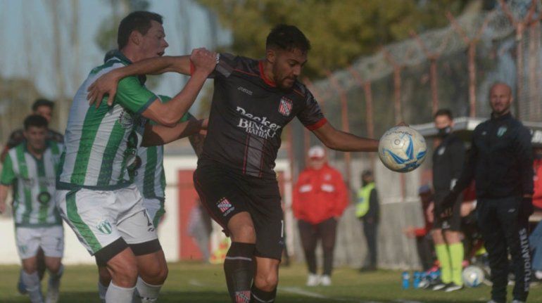 Sansinea versus Estudiantes de San Luis. Foto La Nueva Provincia.