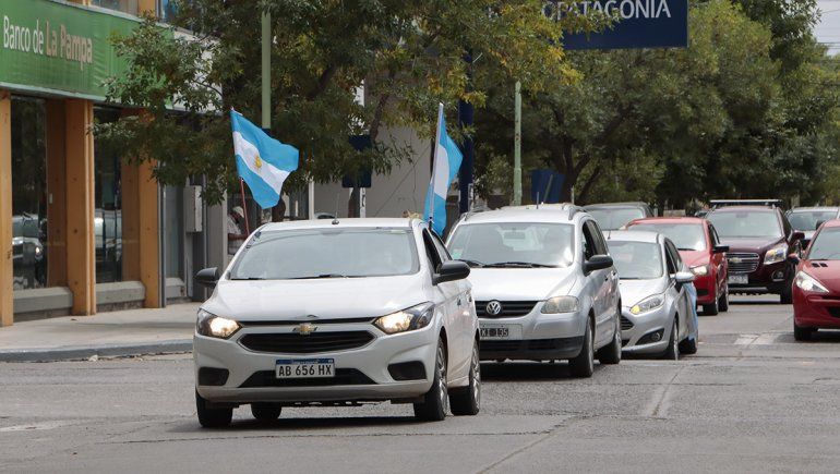 Caravana en Cipolletti contra el impuestazo