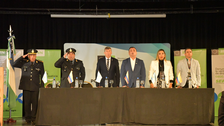 Durante tres jornadas, efectivos de las fuerzas de seguridad provincial y nacionales se capacitaron en Cipolletti.