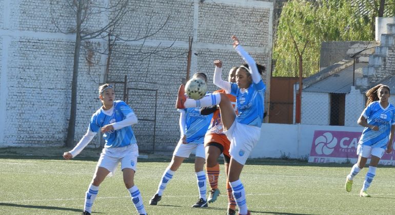 San Martín y Deportivo Roca son dos de los animadores habituales de la Liga. Foto: archivo prensa Deportivo Roca