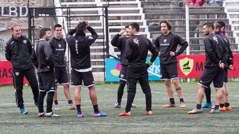 El plantel albinegro sigue esperando que se defina la fecha copera.