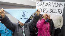no permitiran pancartas ni panuelos en el juicio al ginecologo